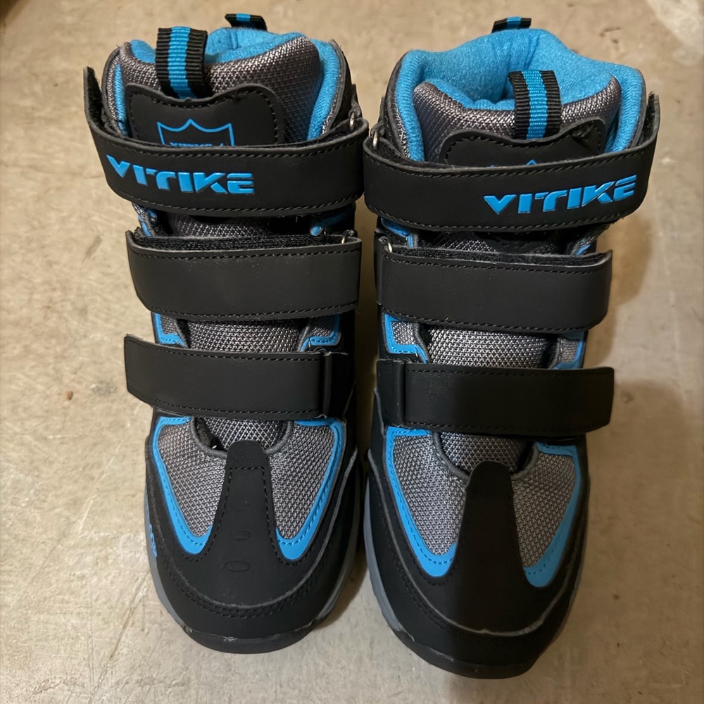 Kids Snow Sneakers - Black and Blue